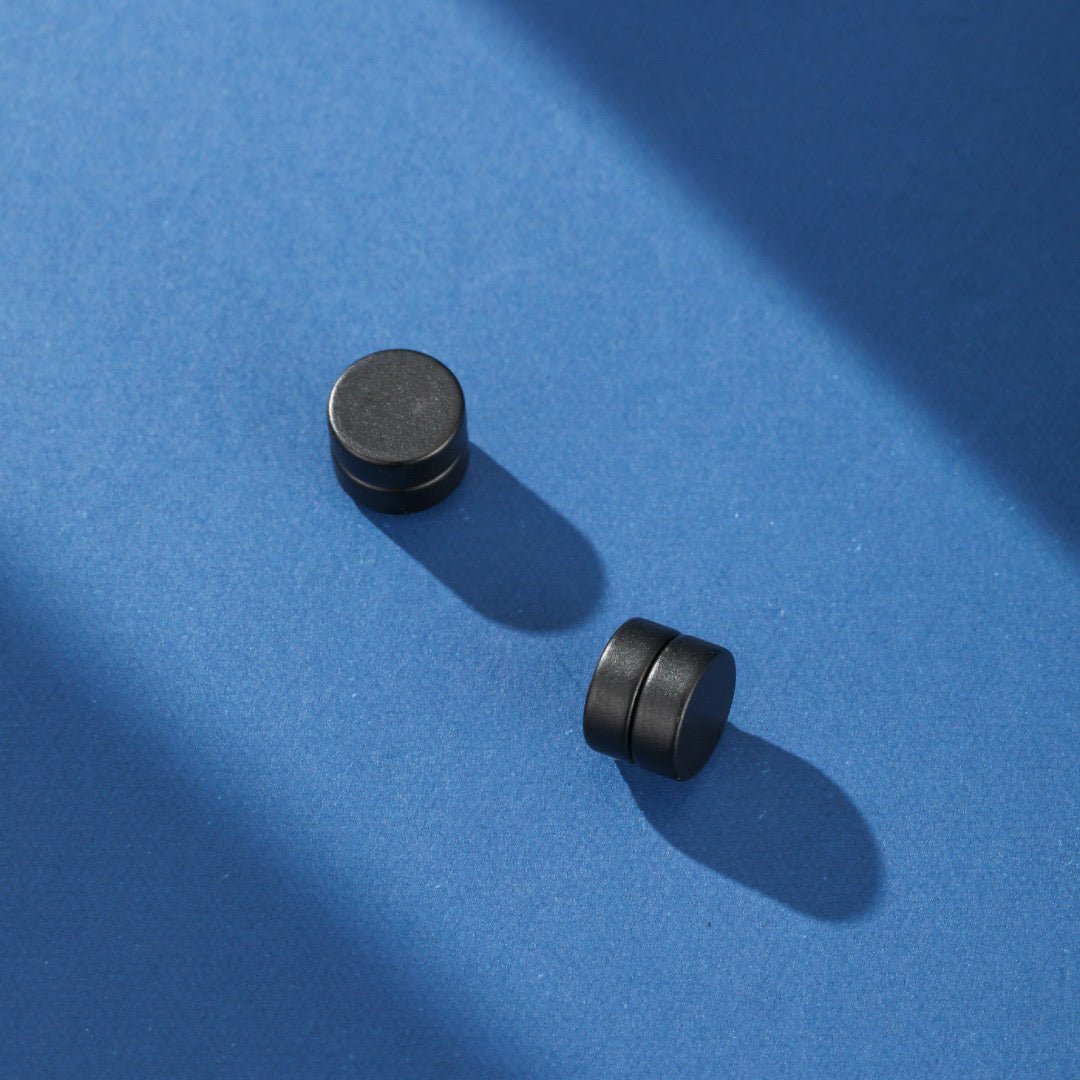 Boucle d'Oreille Noire Cercle Aimanté Homme - Sans Perçage - Biloria