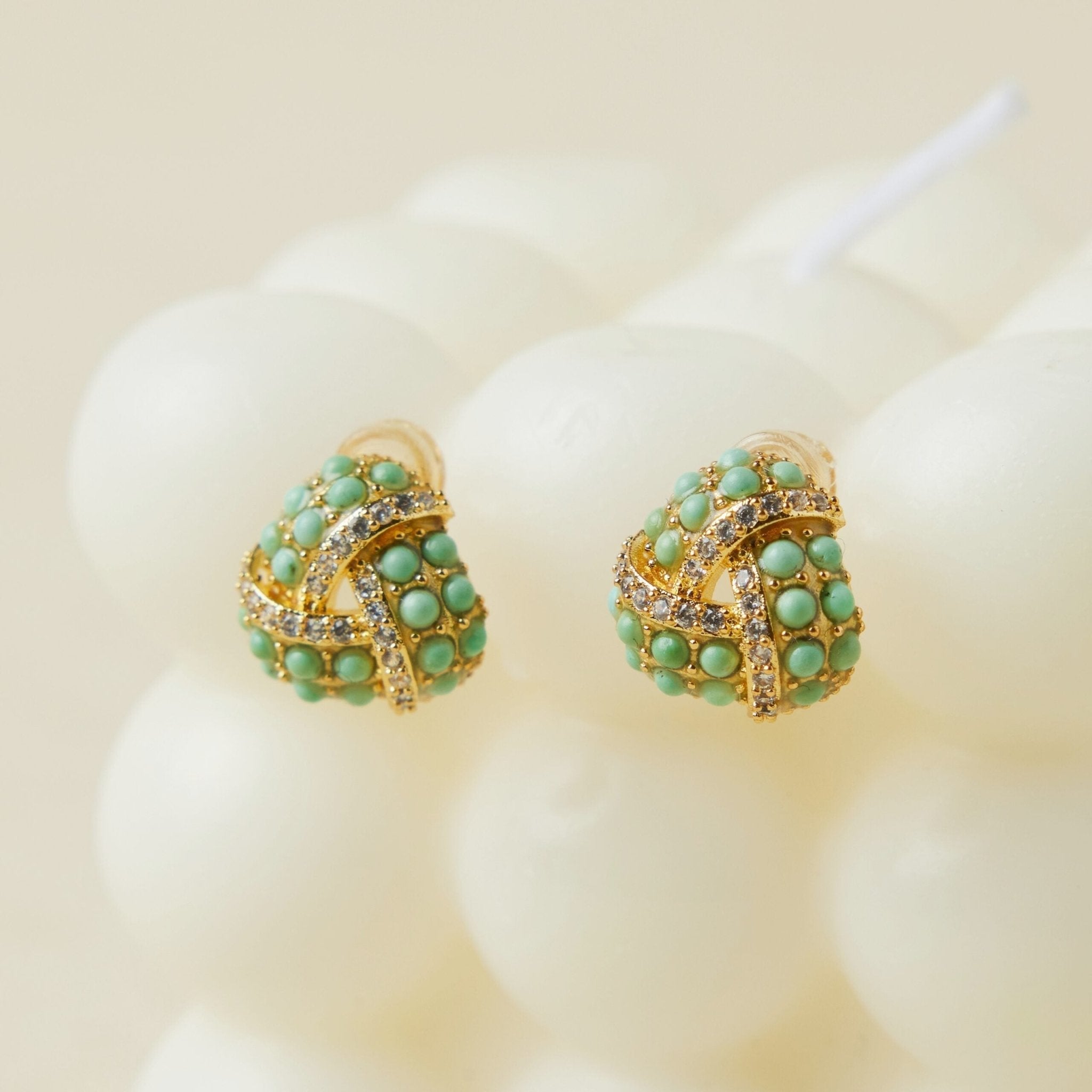 Boucles d'Oreilles Turquoise Triangle Torsade en Argent Plaqué Or - Biloria