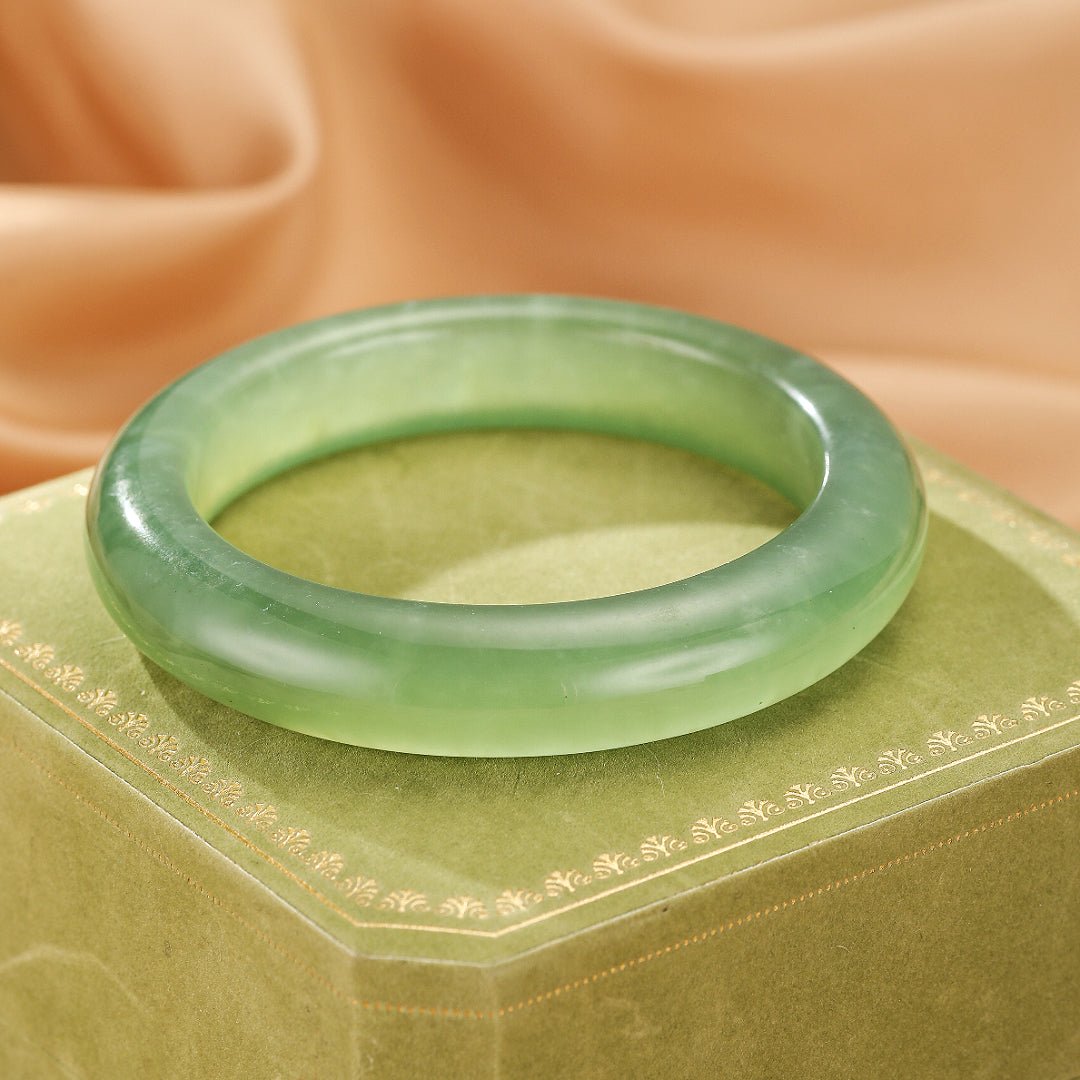 Bracelet Jonc en Jade Vert d'Eau pour Décoration Intérieure - Biloria