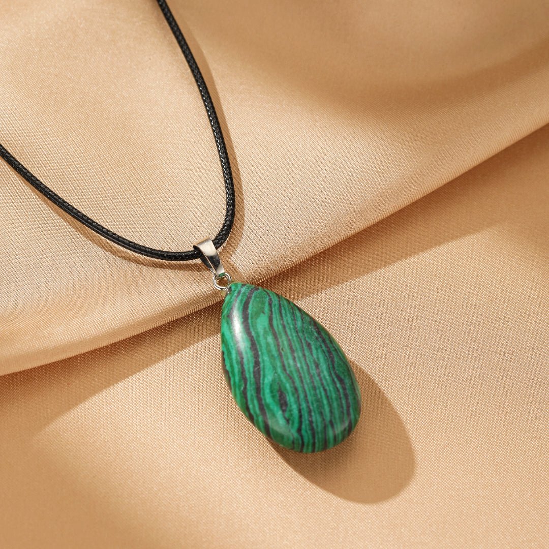 Collier Malachite Goutte - Offrir un Bijou de Transformation - Biloria