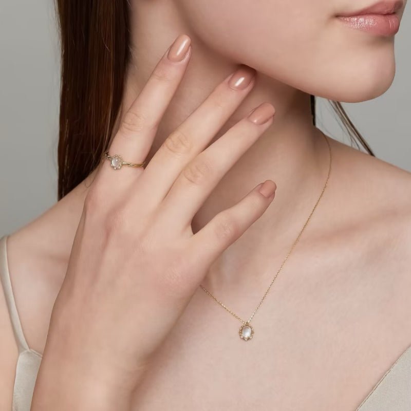 Collier Pierre de Lune Argent Plaqué Or pour la Sérénité - Biloria