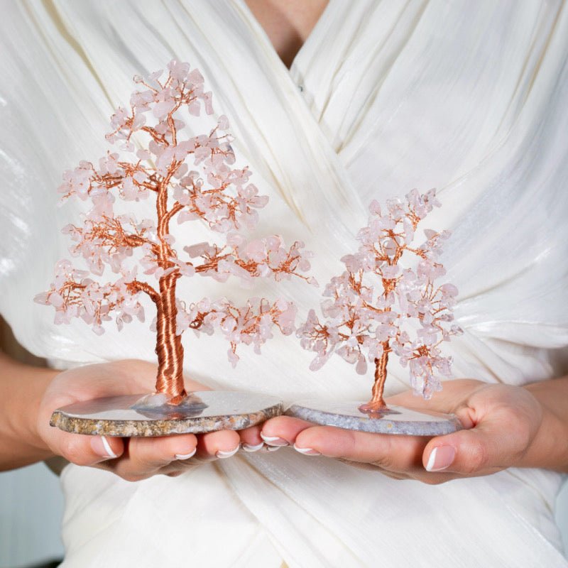 Porter l'Amour au Quotidien avec l'Arbre de Vie en Quartz Rose - Biloria